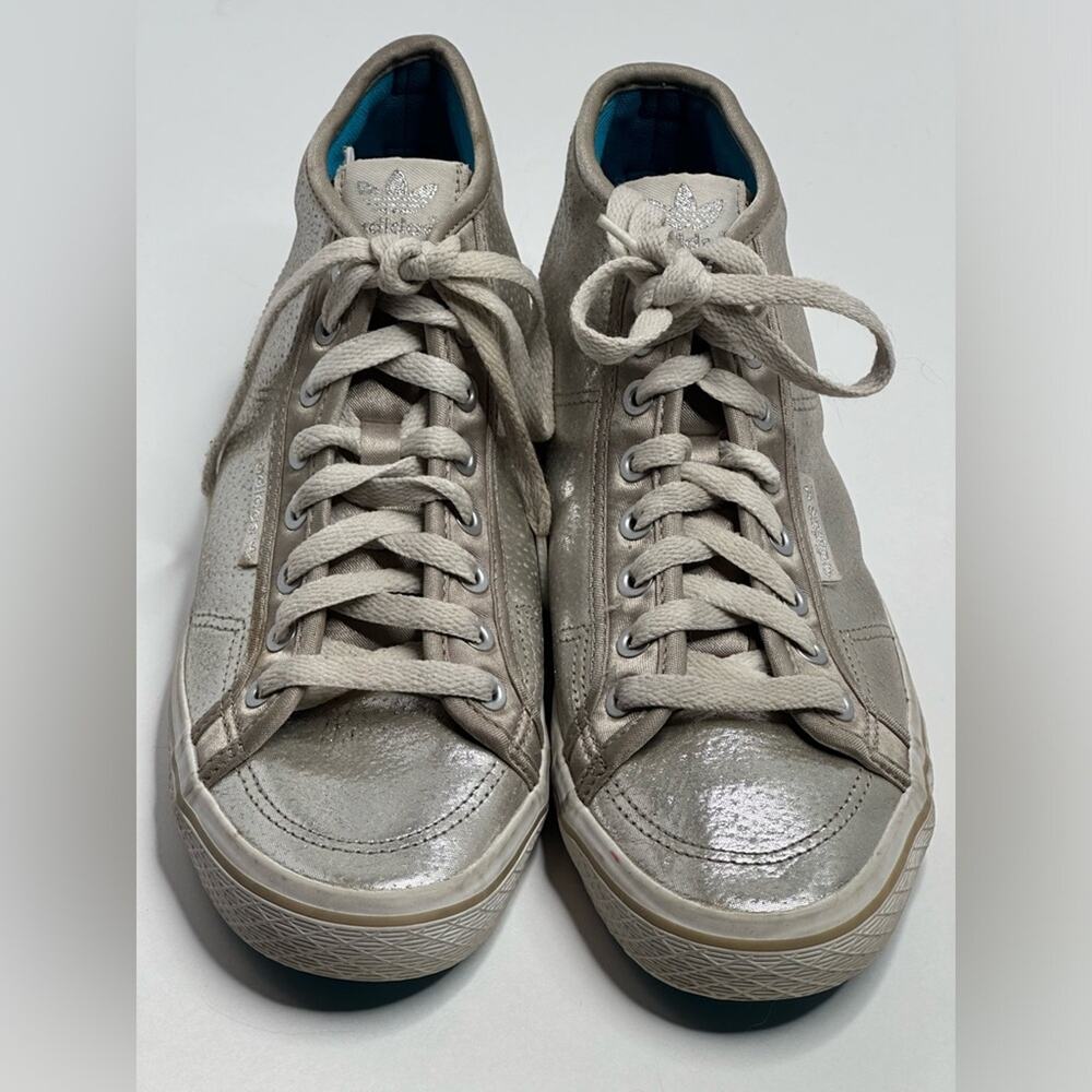 ADIDAS HONEY HEEL SiLVER MID TOP COMFY SNEAKER  SIZE 9 M Excellent CONDITION